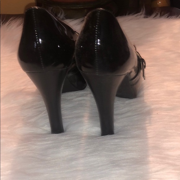Michael Kors Peep Toe Pump - Picture 3 of 4